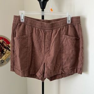 Old Navy Women’s shorts. Size M. Only worn once. Brown.